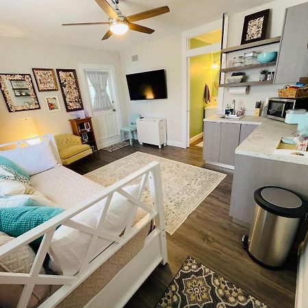 Coastal Chic Suite With Kitchenette And Private Entrance Сейнт Питърсбърг Екстериор снимка