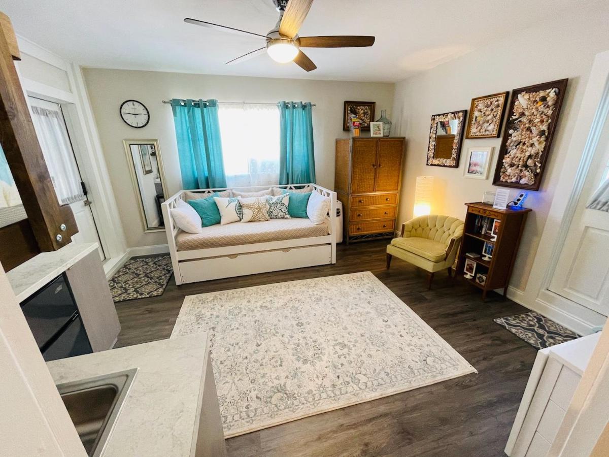 Coastal Chic Suite With Kitchenette And Private Entrance Сейнт Питърсбърг Екстериор снимка